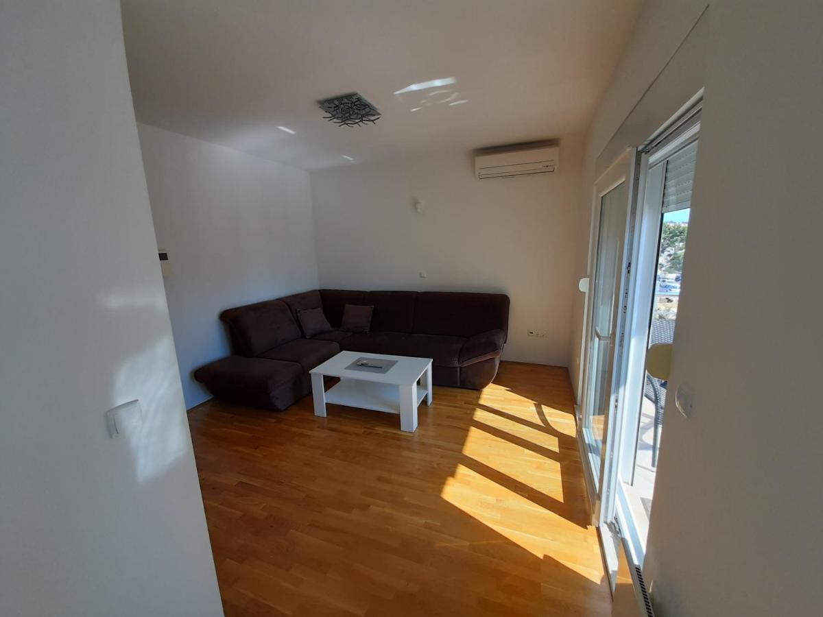 U Centru Makarske Apartment *