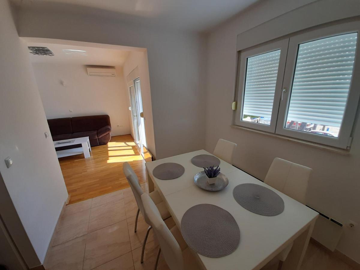 U Centru Makarske Apartment *